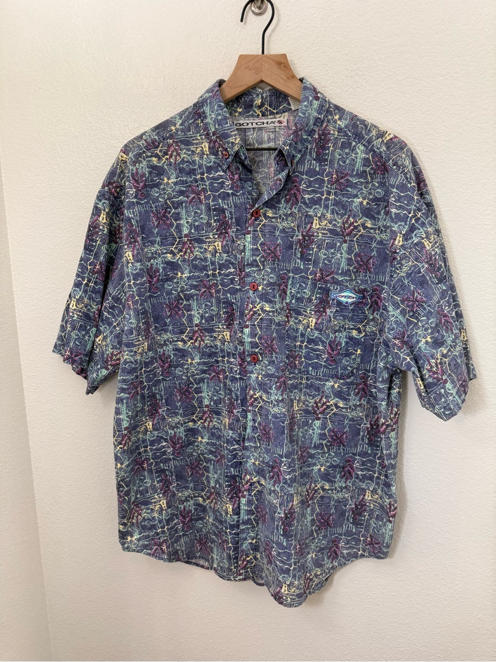 Vintage Gotcha Short Sleeve Button Down Large